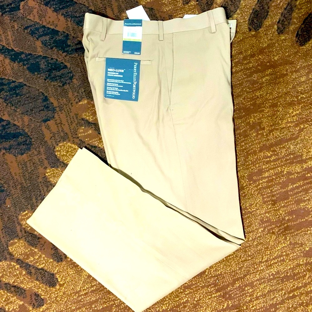 NWT. PERRY ELLIS CASUAL PANTS